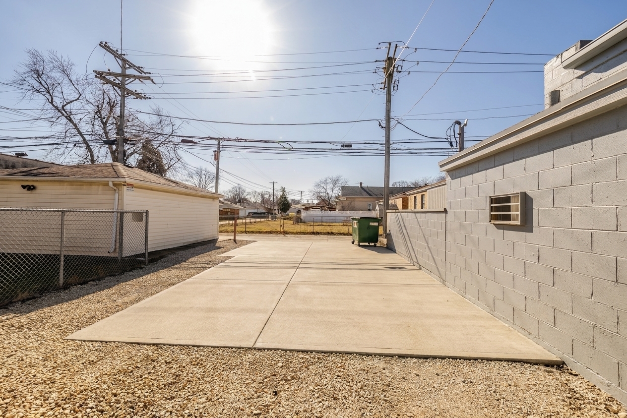 6737 Roosevelt Road Property Photo 2