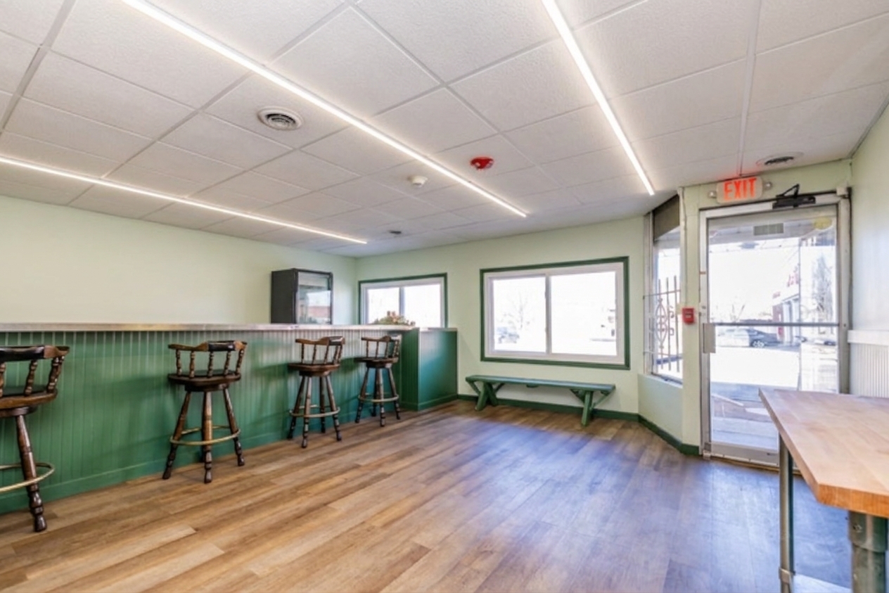 6737 Roosevelt Road Property Photo 4