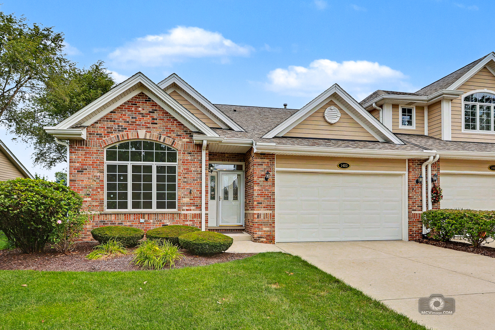 1423 Roscommon Way Property Photo 1