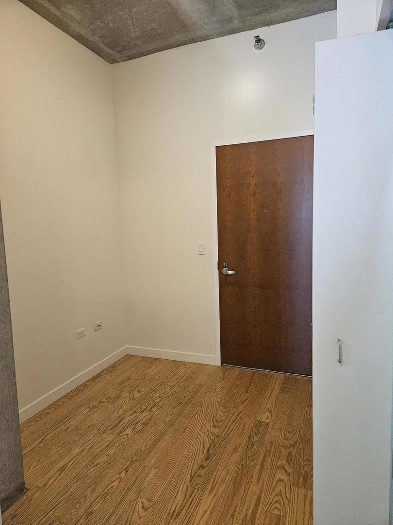 235 W Van Buren Street 4516 Property Photo 18