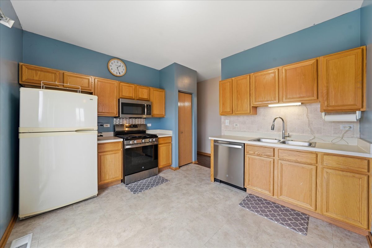 1731 Fieldstone Drive Property Photo 7