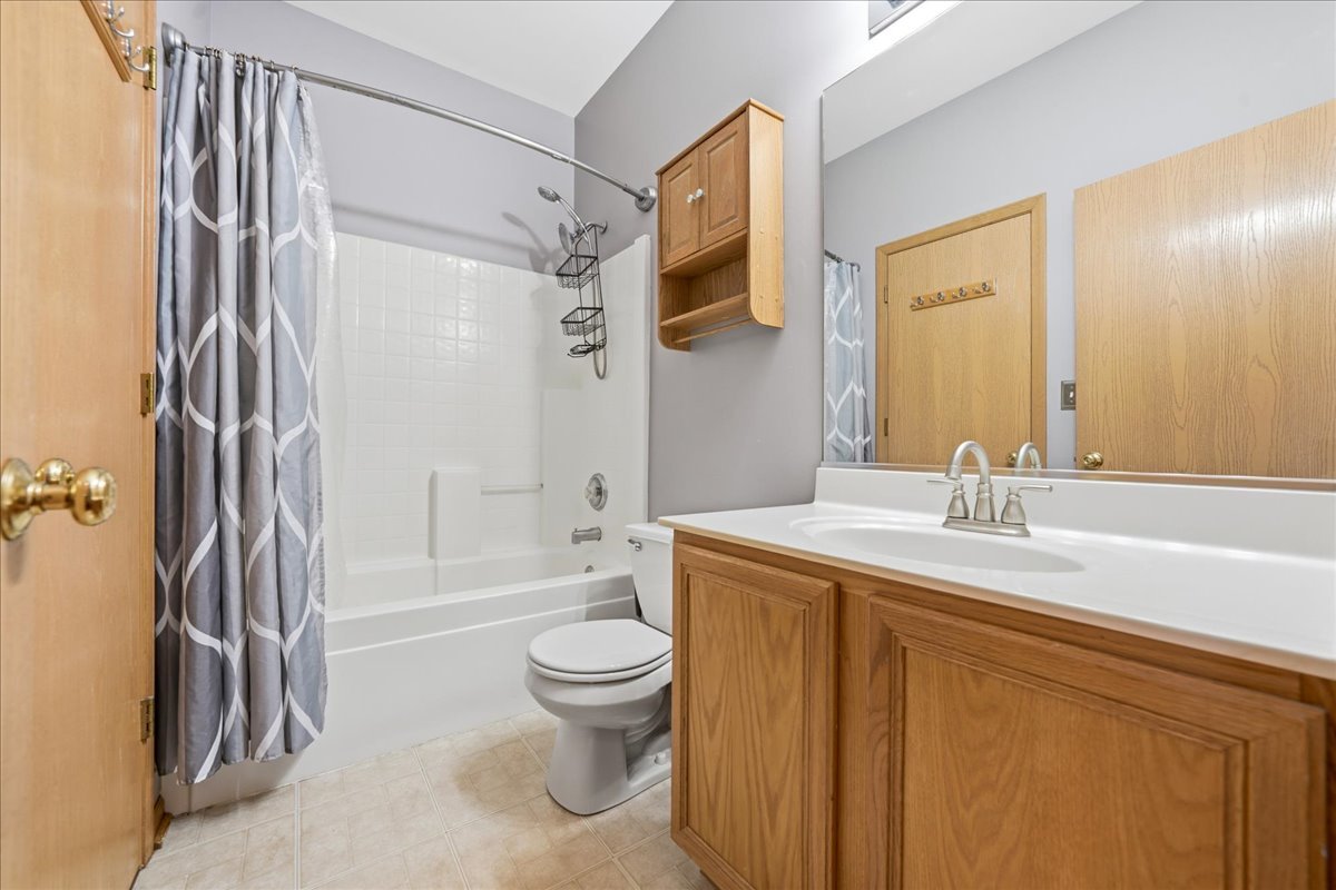 1731 Fieldstone Drive Property Photo 10