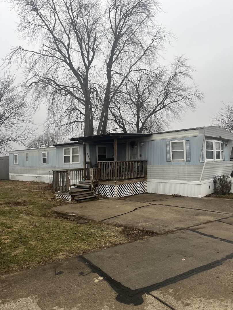 4809 W Windsor Road B15 Property Photo 1