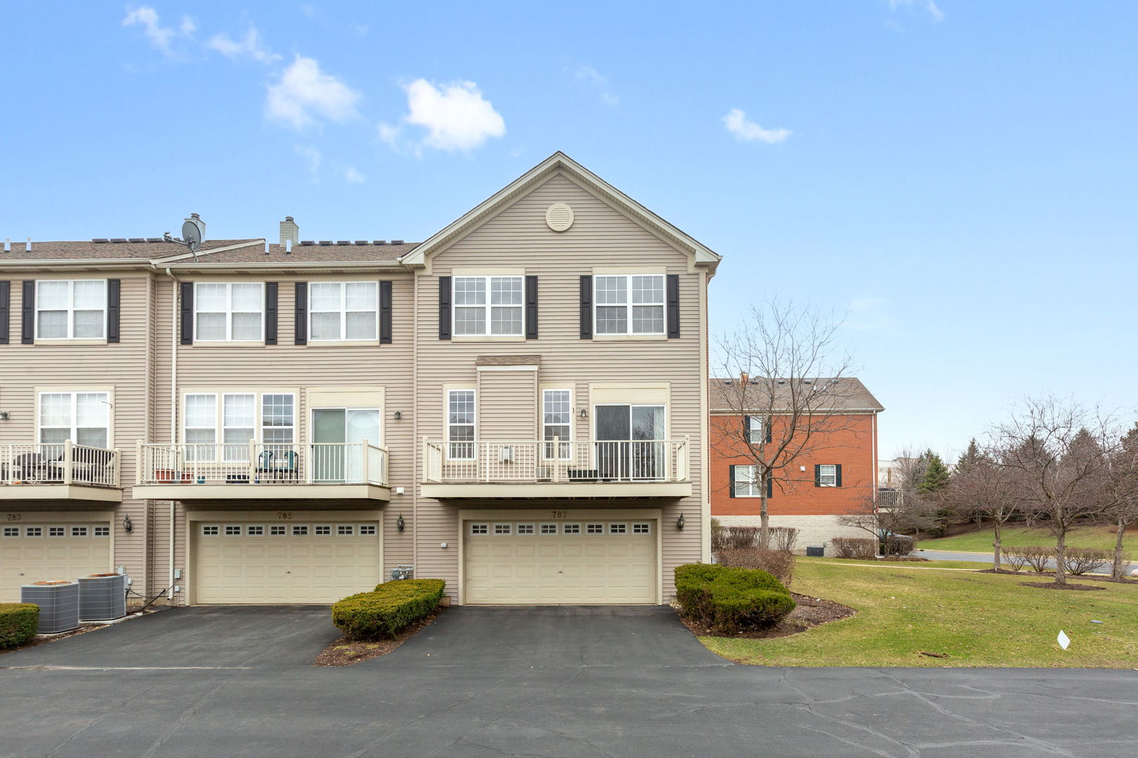 787 Thornbury Court Property Photo 26