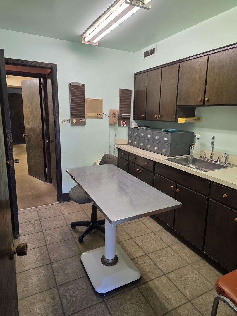 337 W Maple Street Property Photo 5