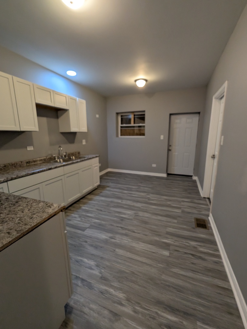 7121 S Perry Avenue Property Photo 10