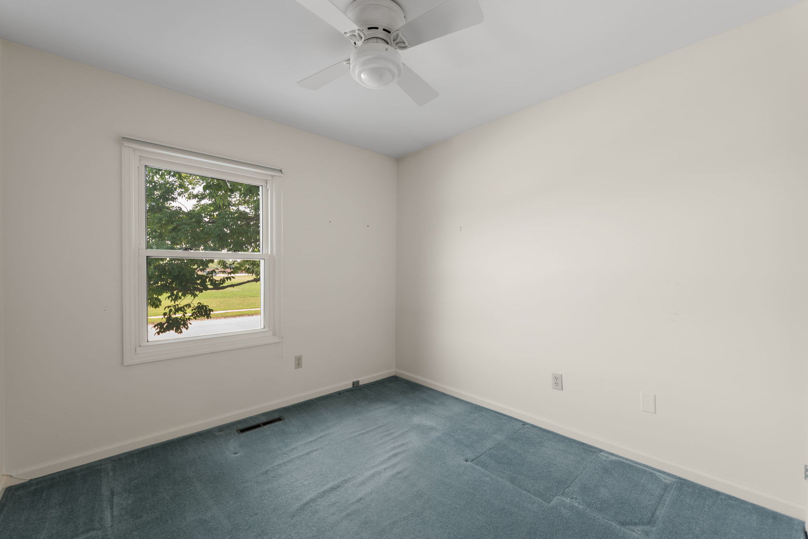 839 S Curtis Avenue Property Photo 8