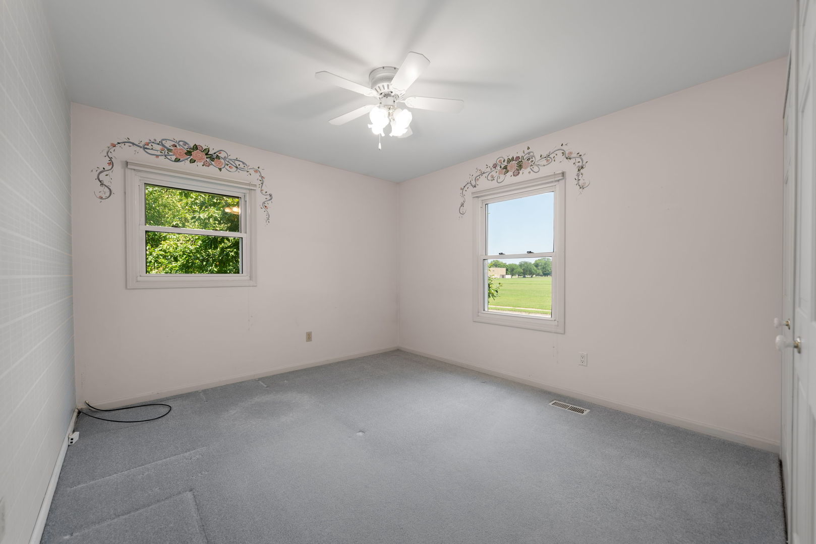 839 S Curtis Avenue Property Photo 11