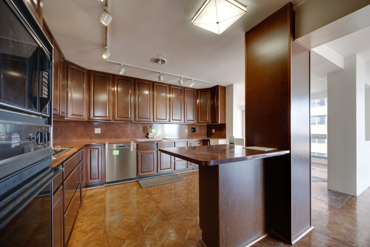 320 W Oakdale Avenue 1301-1302 Property Photo 9