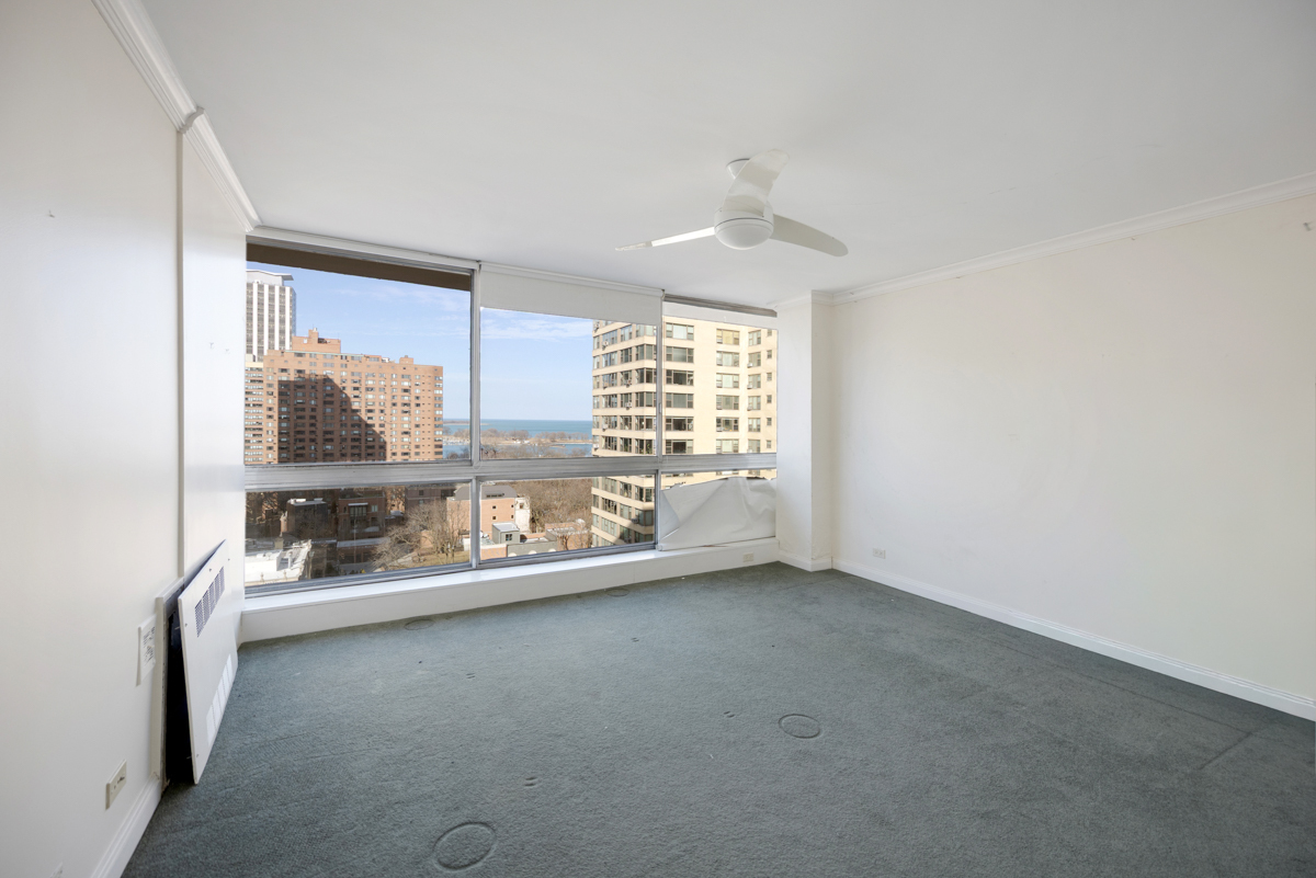 320 W Oakdale Avenue 1301-1302 Property Photo 18