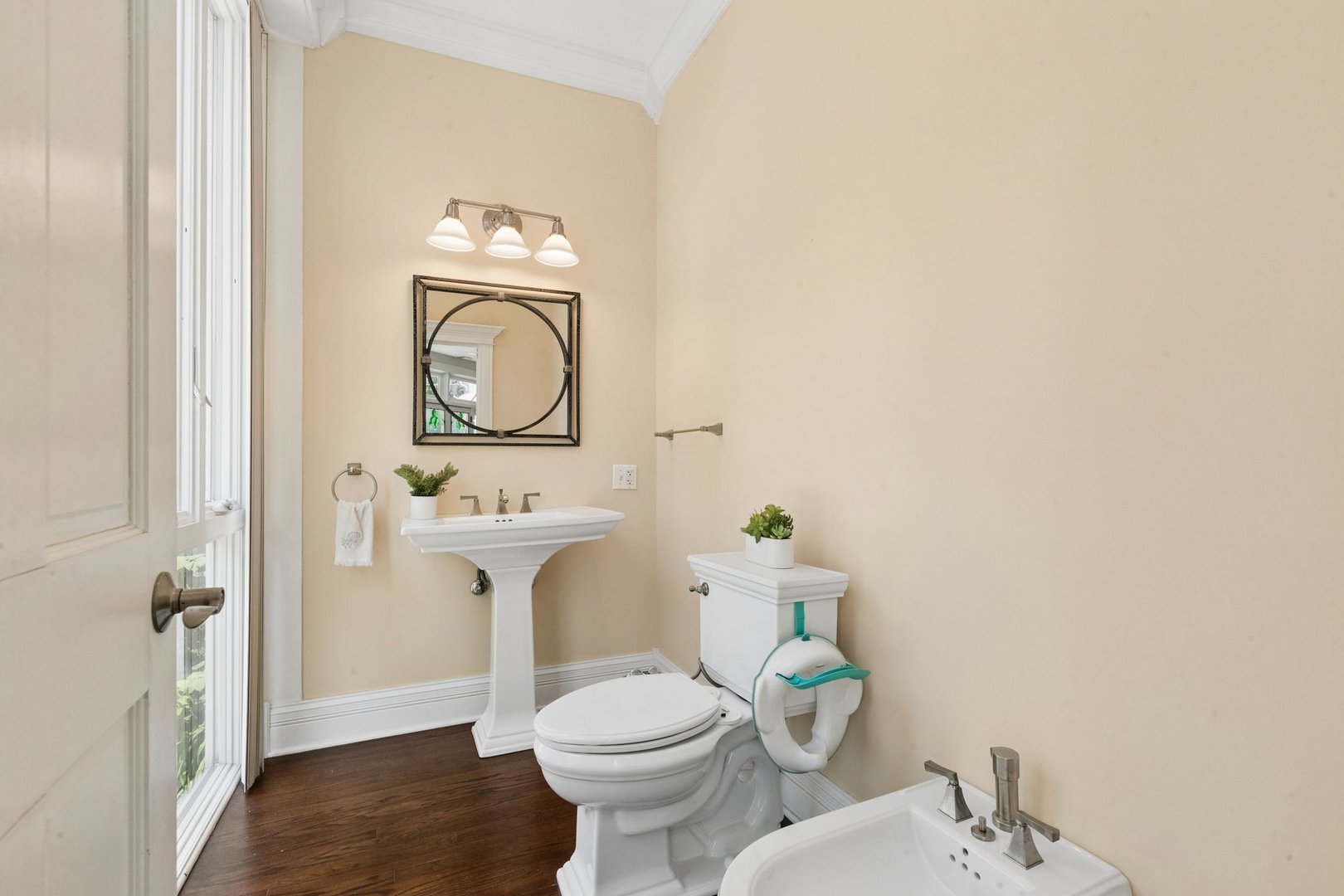 1616 Forest Place Property Photo 31