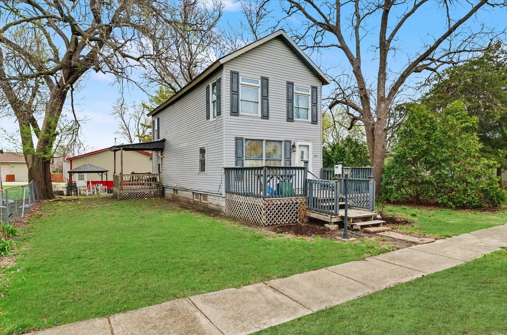 225 E Pine Street Property Photo 2
