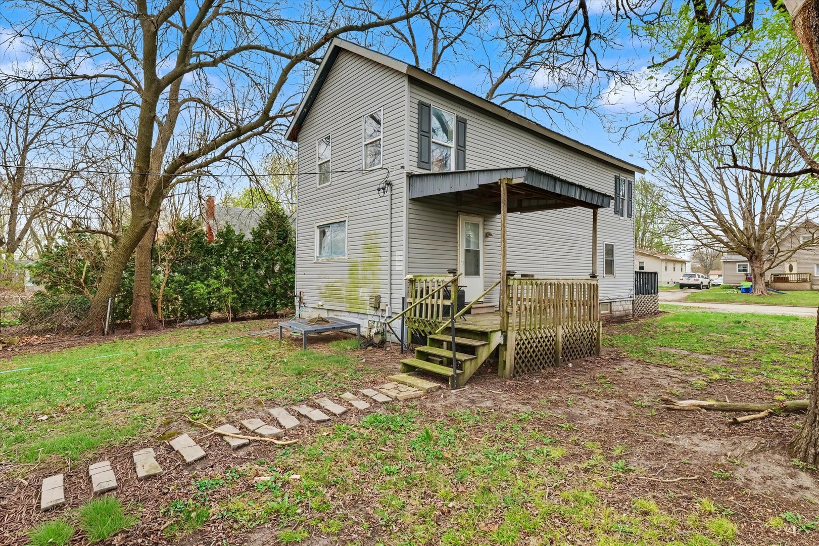 225 E Pine Street Property Photo 3