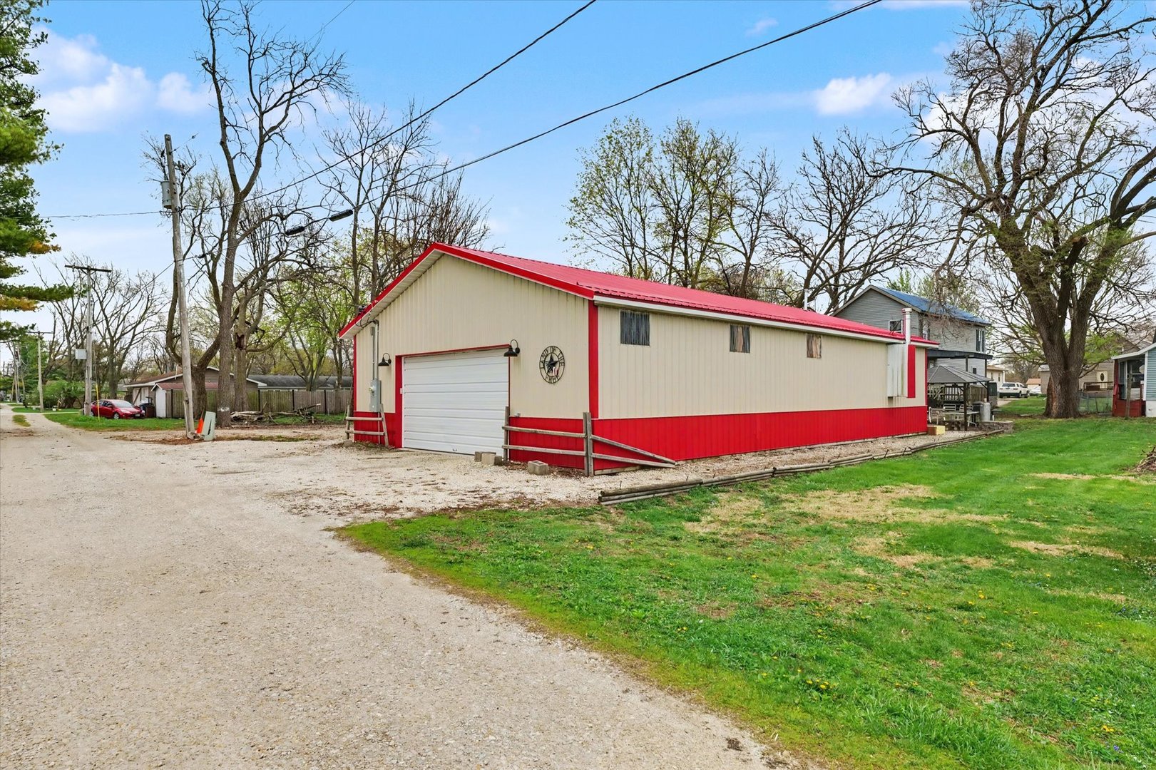 225 E Pine Street Property Photo 6