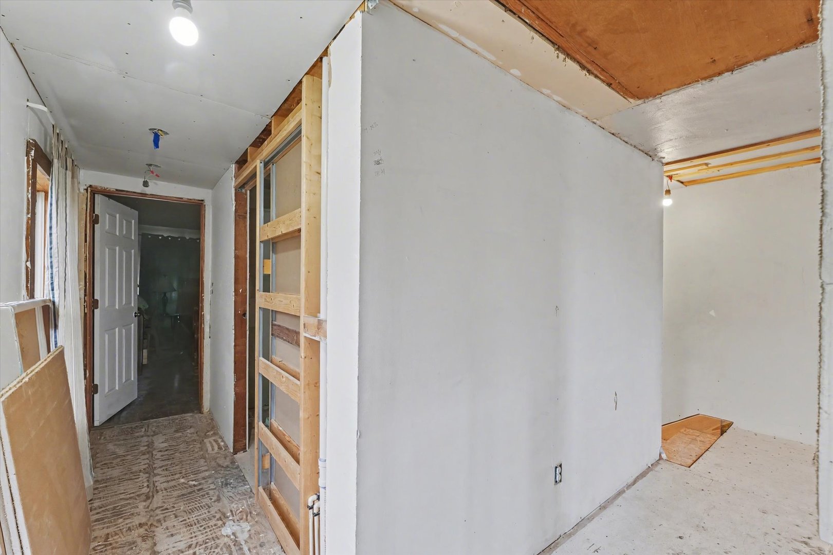 225 E Pine Street Property Photo 17
