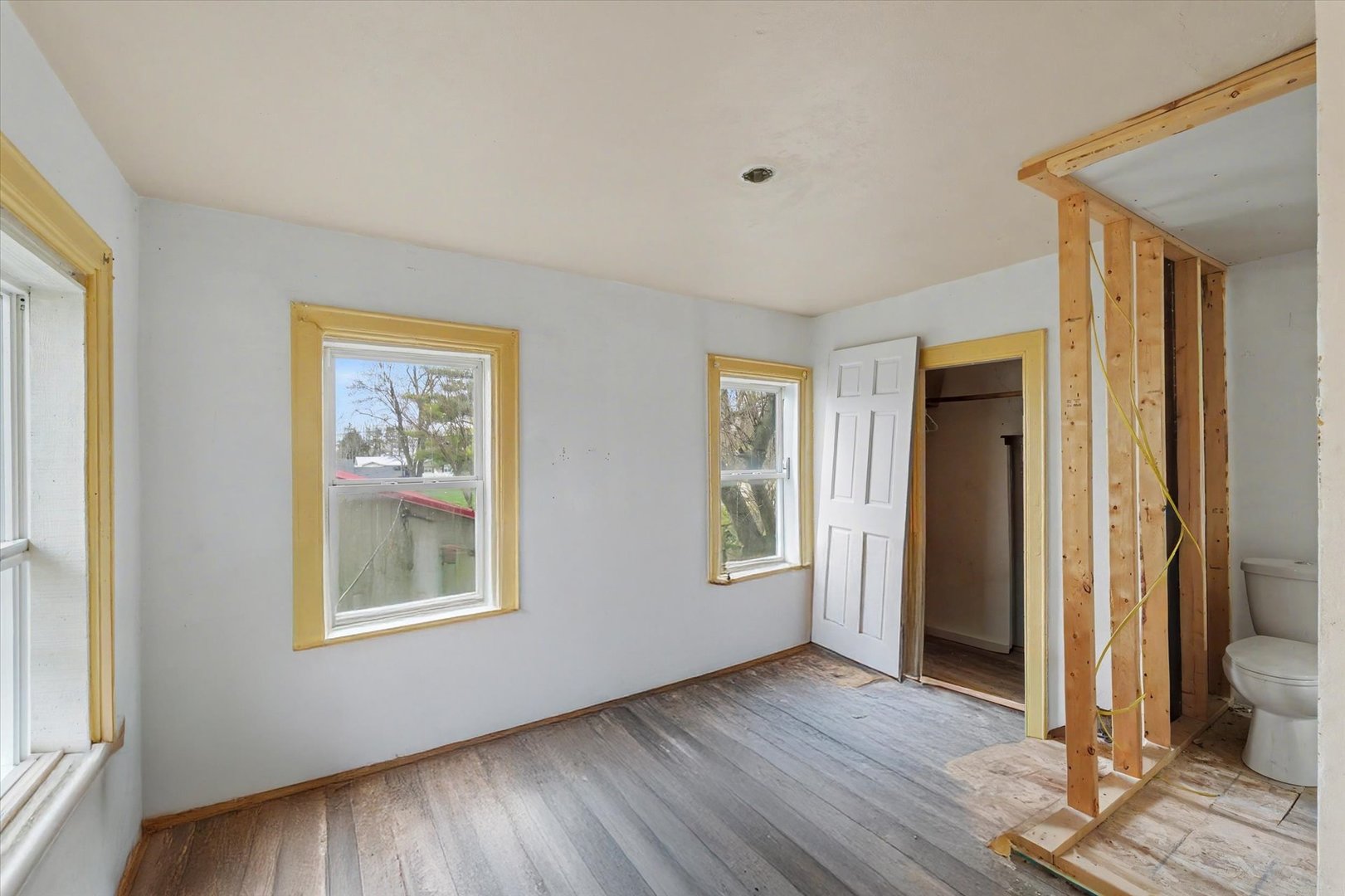 225 E Pine Street Property Photo 18