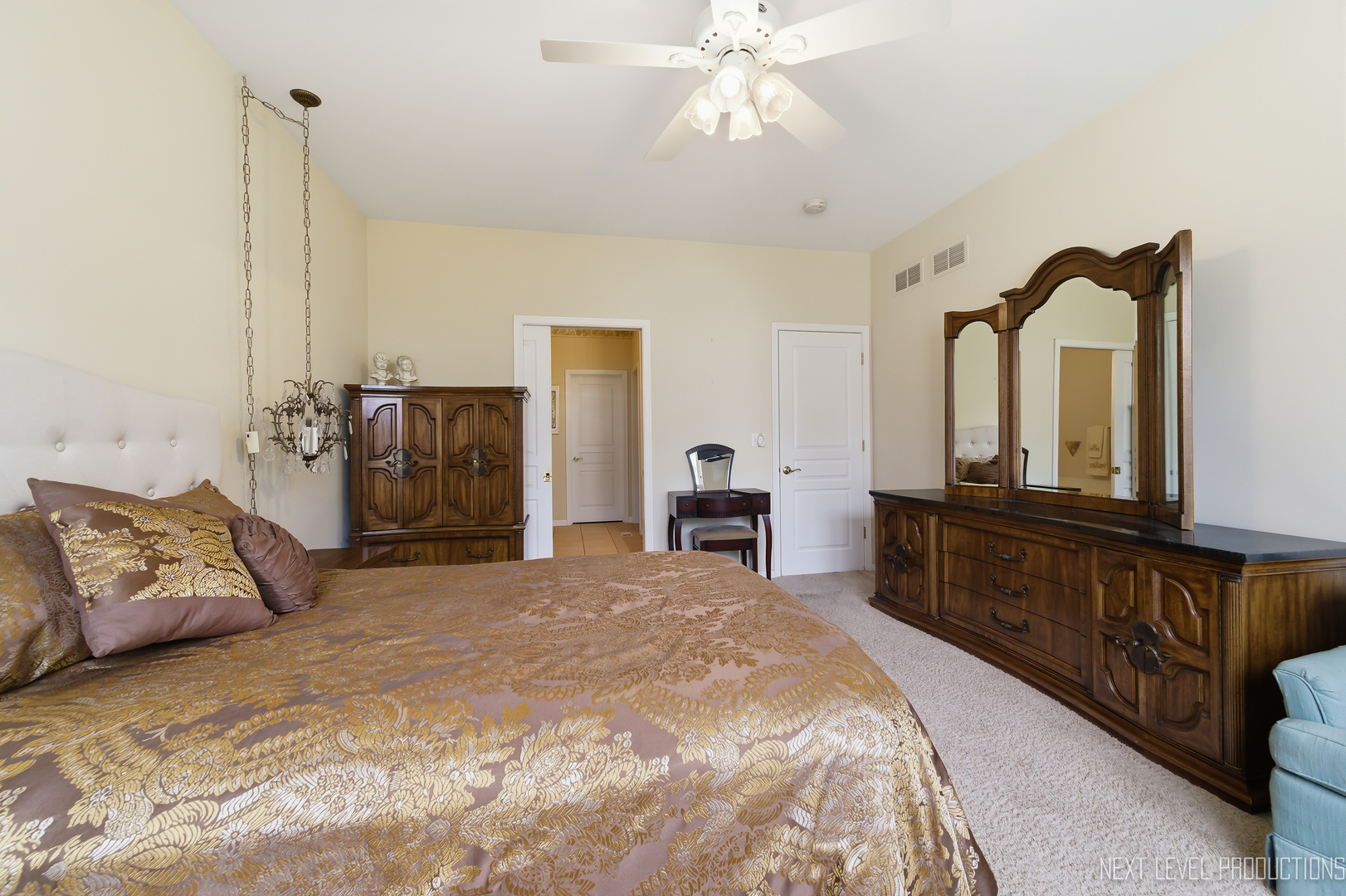 4211 Whitehall Lane Property Photo 14