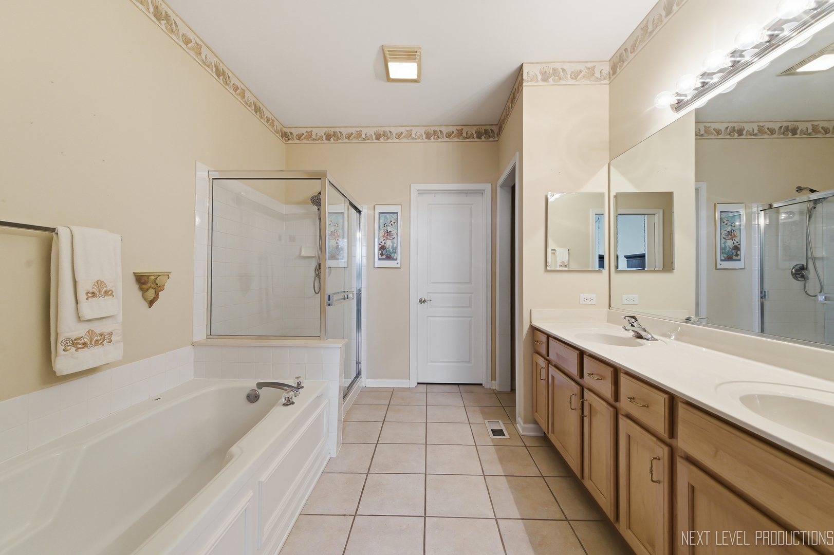 4211 Whitehall Lane Property Photo 15