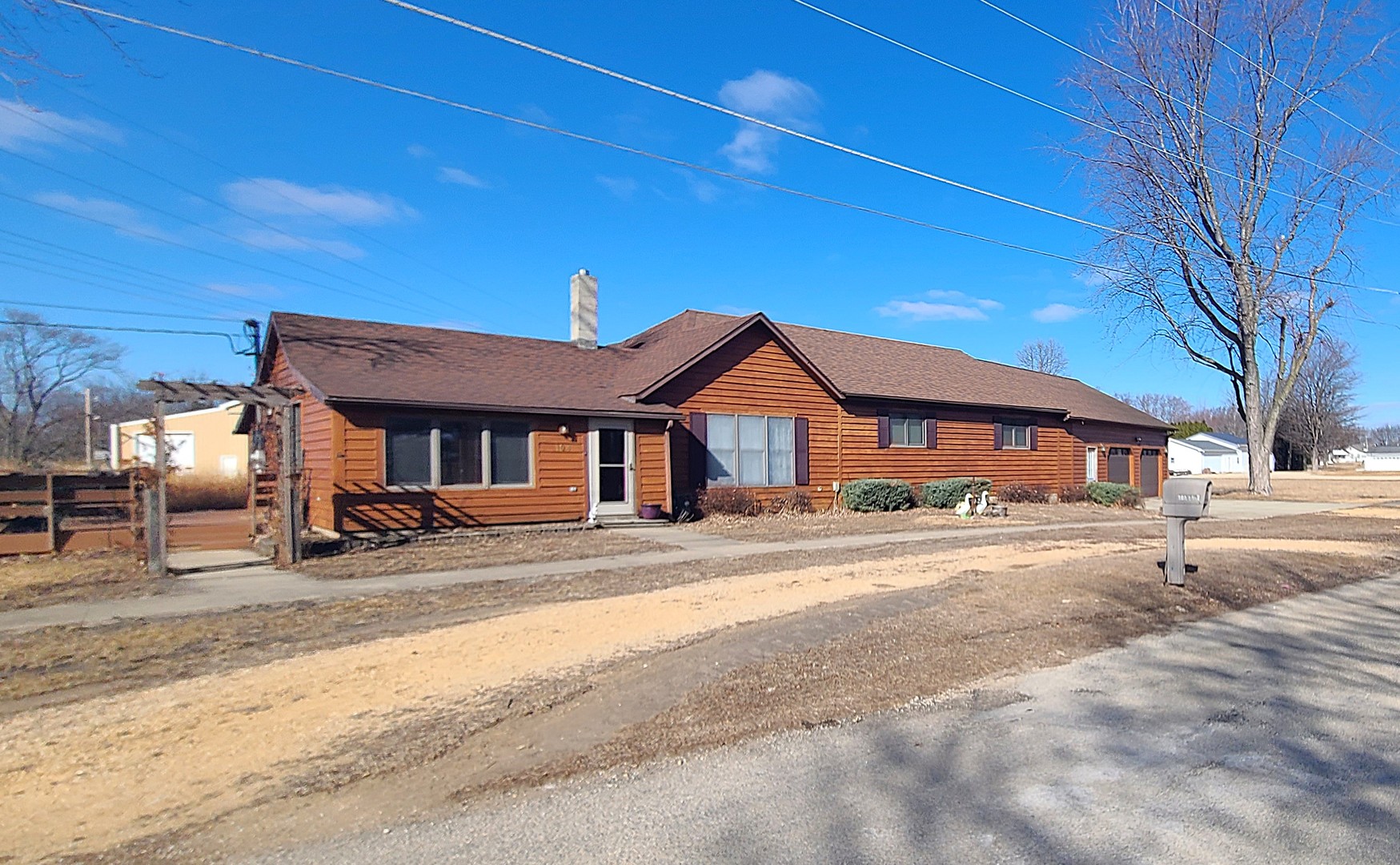 104 N East Avenue Property Photo 1