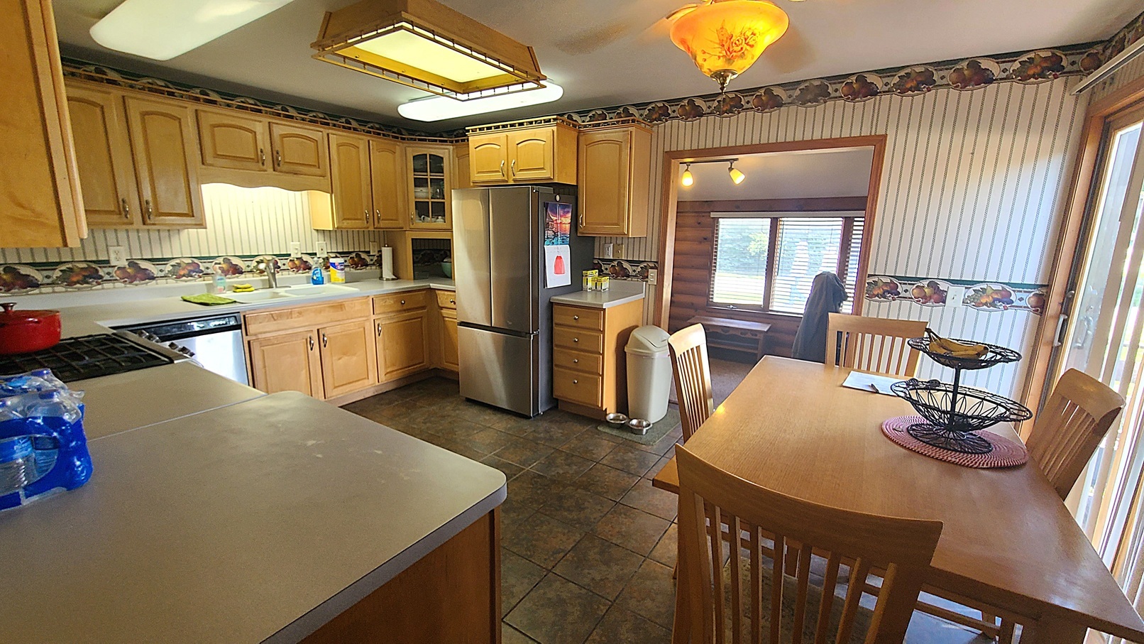 104 N East Avenue Property Photo 6