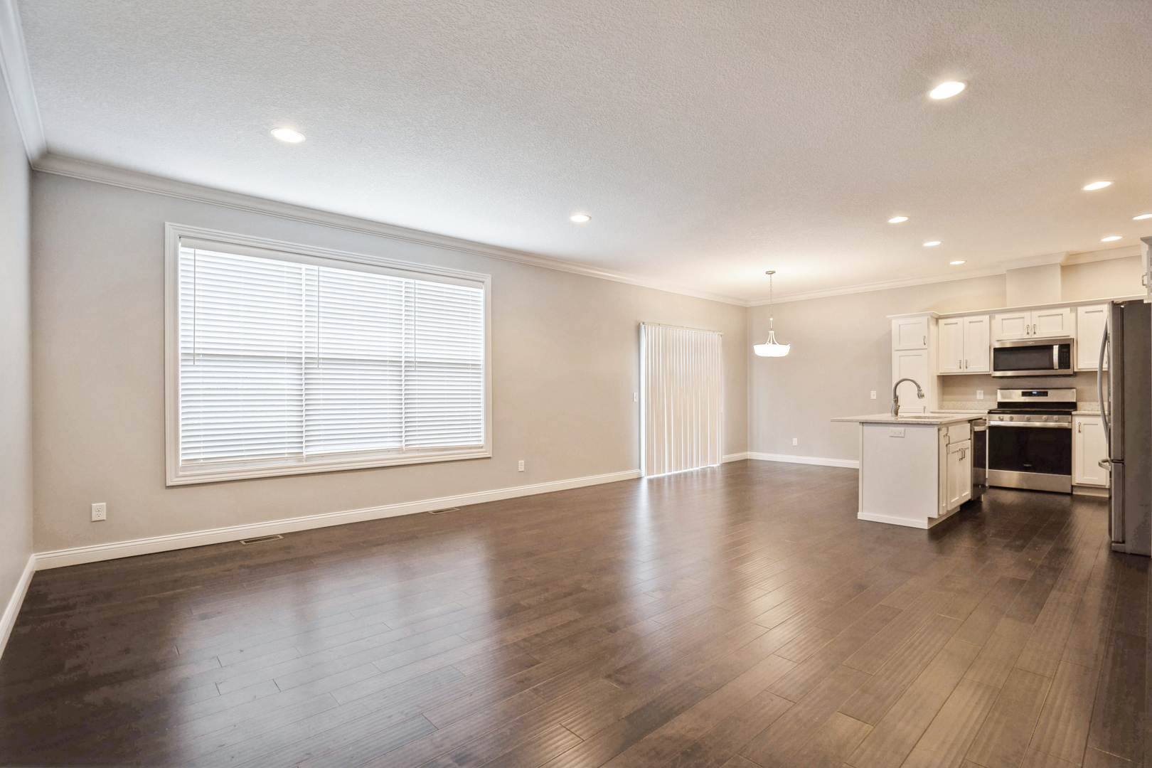 4539 E Slate Creek Drive Property Photo 2