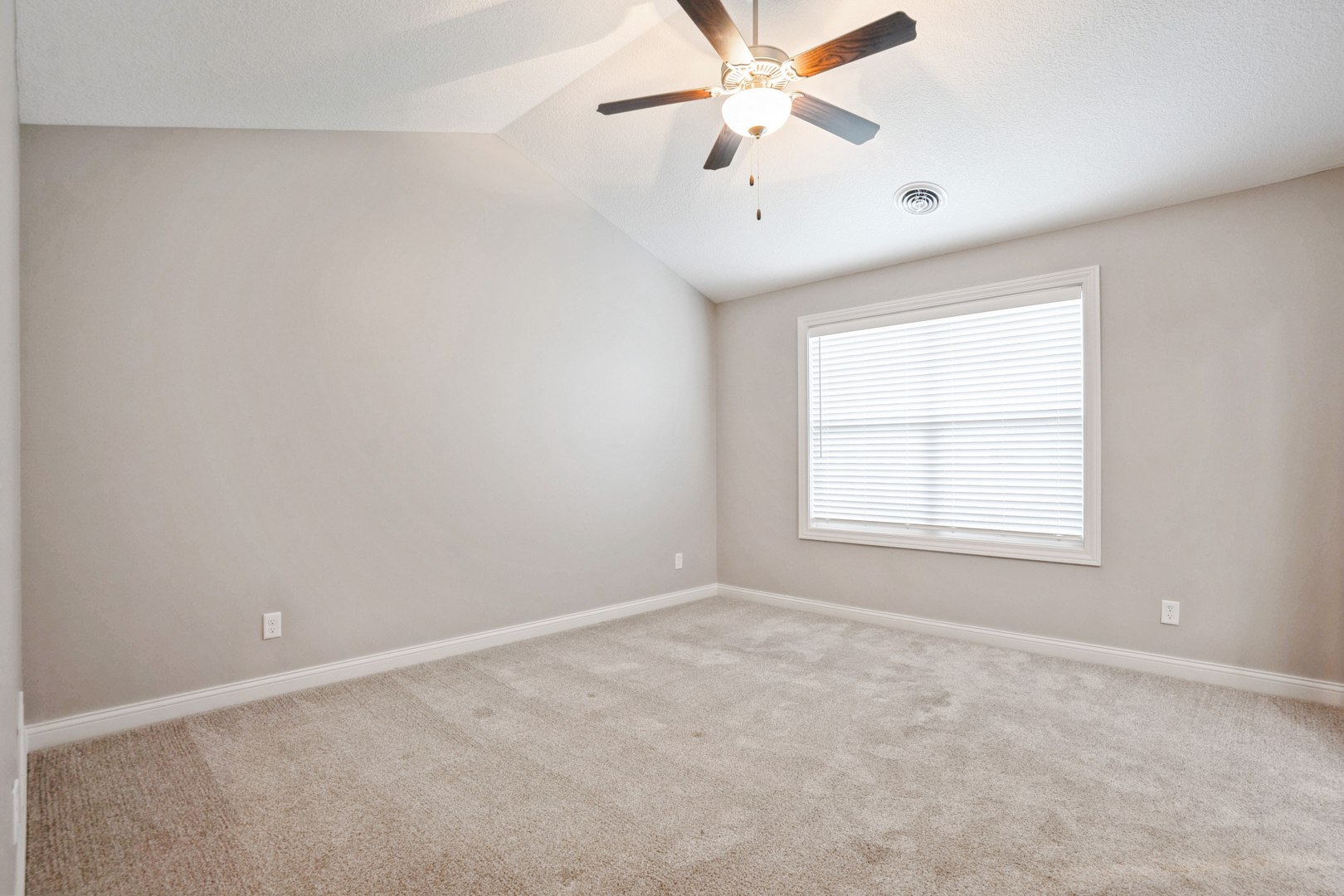 4539 E Slate Creek Drive Property Photo 9