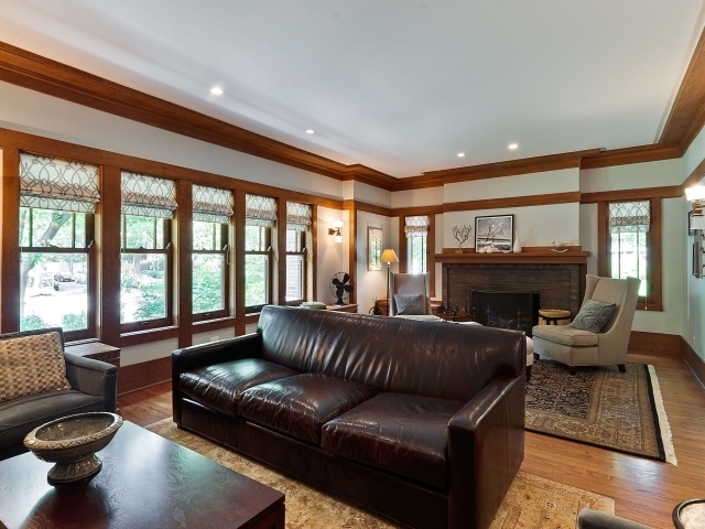 1201 E 56th Street Property Photo 6