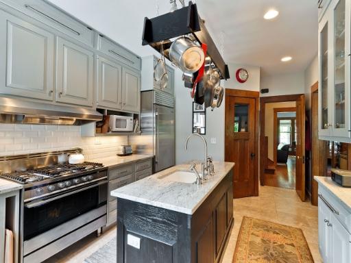 1201 E 56th Street Property Photo 10