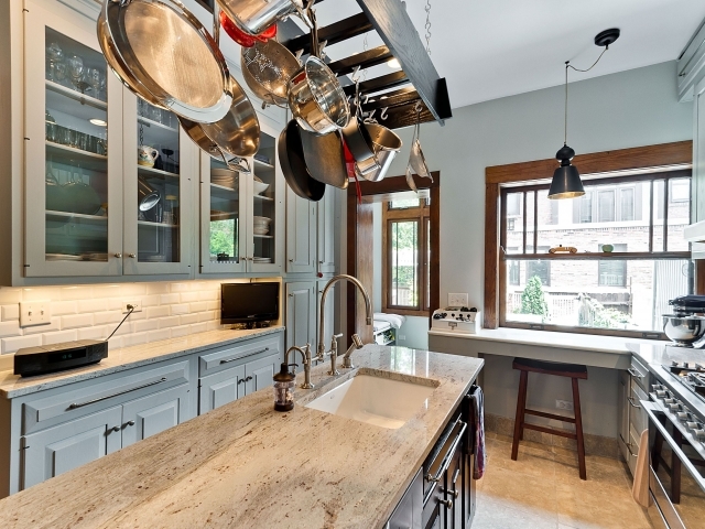 1201 E 56th Street Property Photo 12