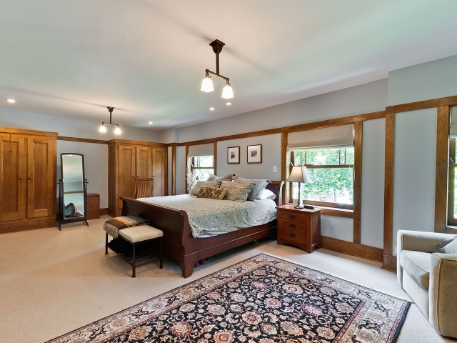 1201 E 56th Street Property Photo 13