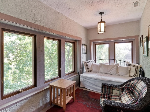 1201 E 56th Street Property Photo 21