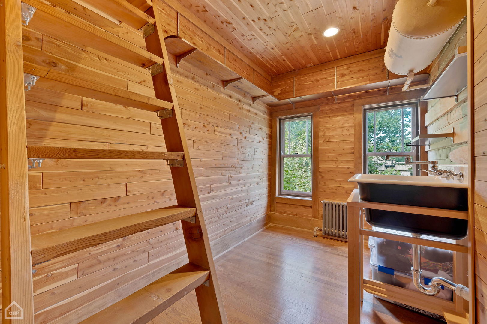 1201 E 56th Street Property Photo 22