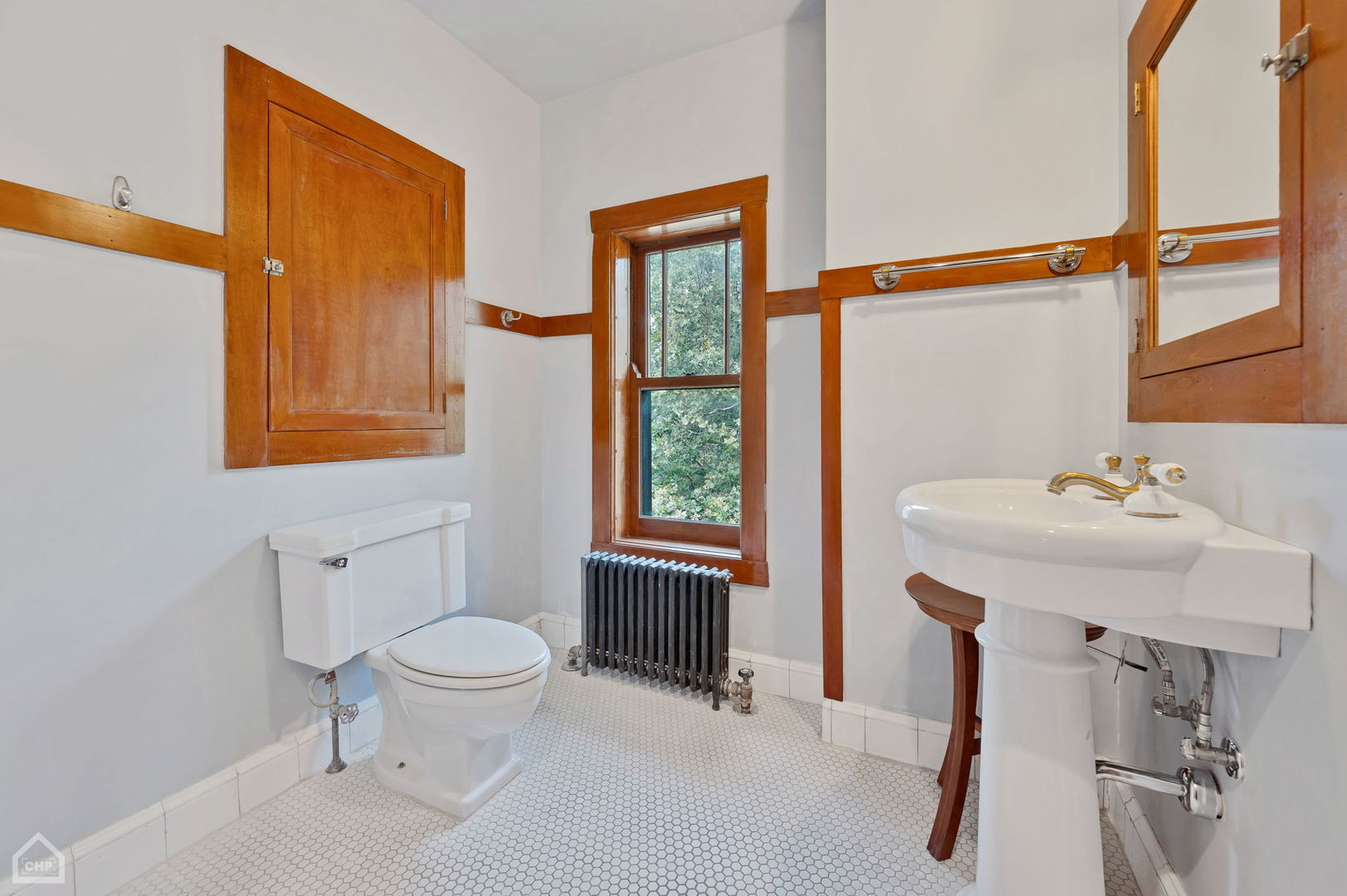 1201 E 56th Street Property Photo 23
