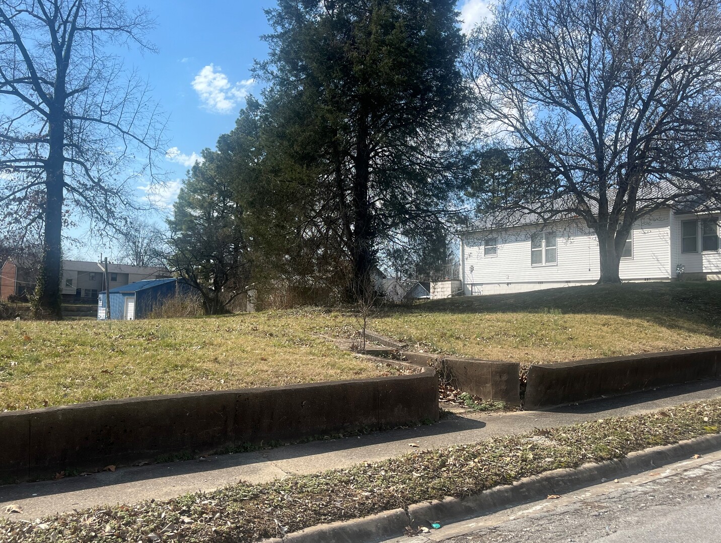 201 W Main Street Property Photo 6