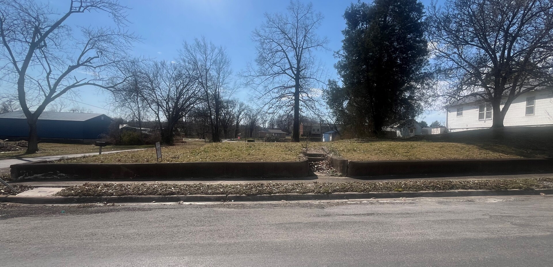 201 W Main Street Property Photo 8