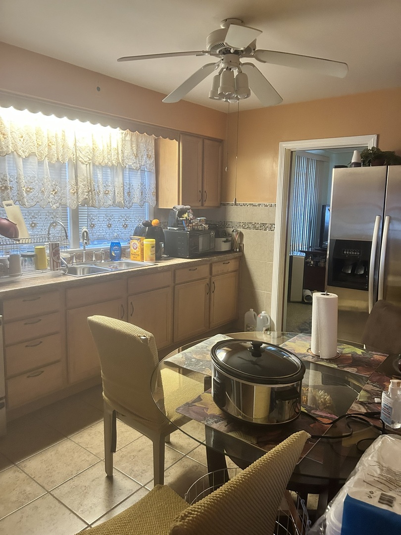 8731 S Clyde Avenue Property Photo 4