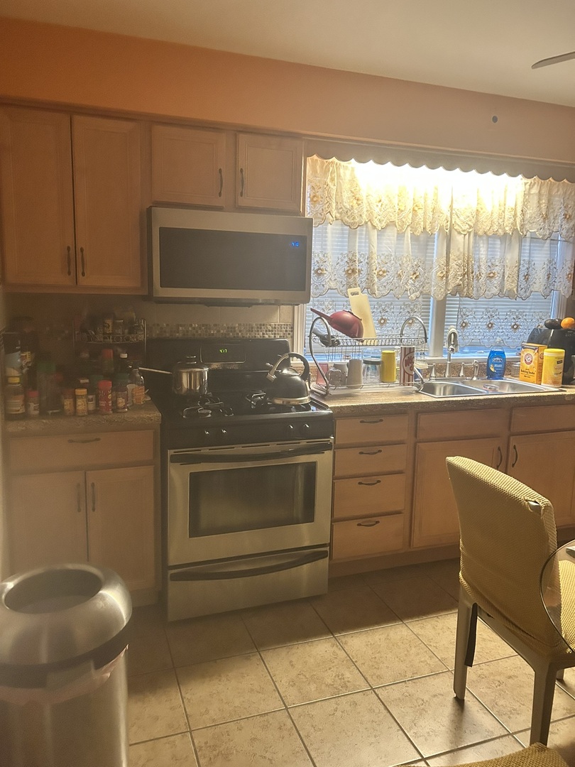 8731 S Clyde Avenue Property Photo 5