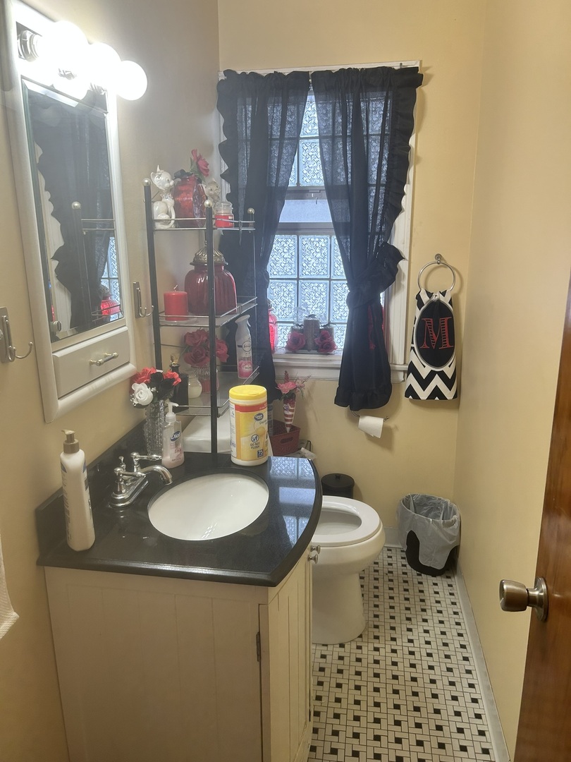 8731 S Clyde Avenue Property Photo 6
