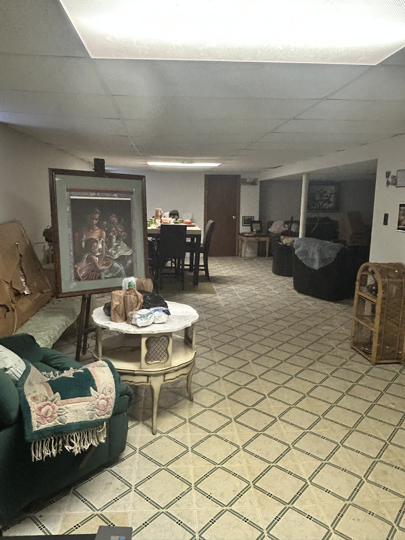 8731 S Clyde Avenue Property Photo 22
