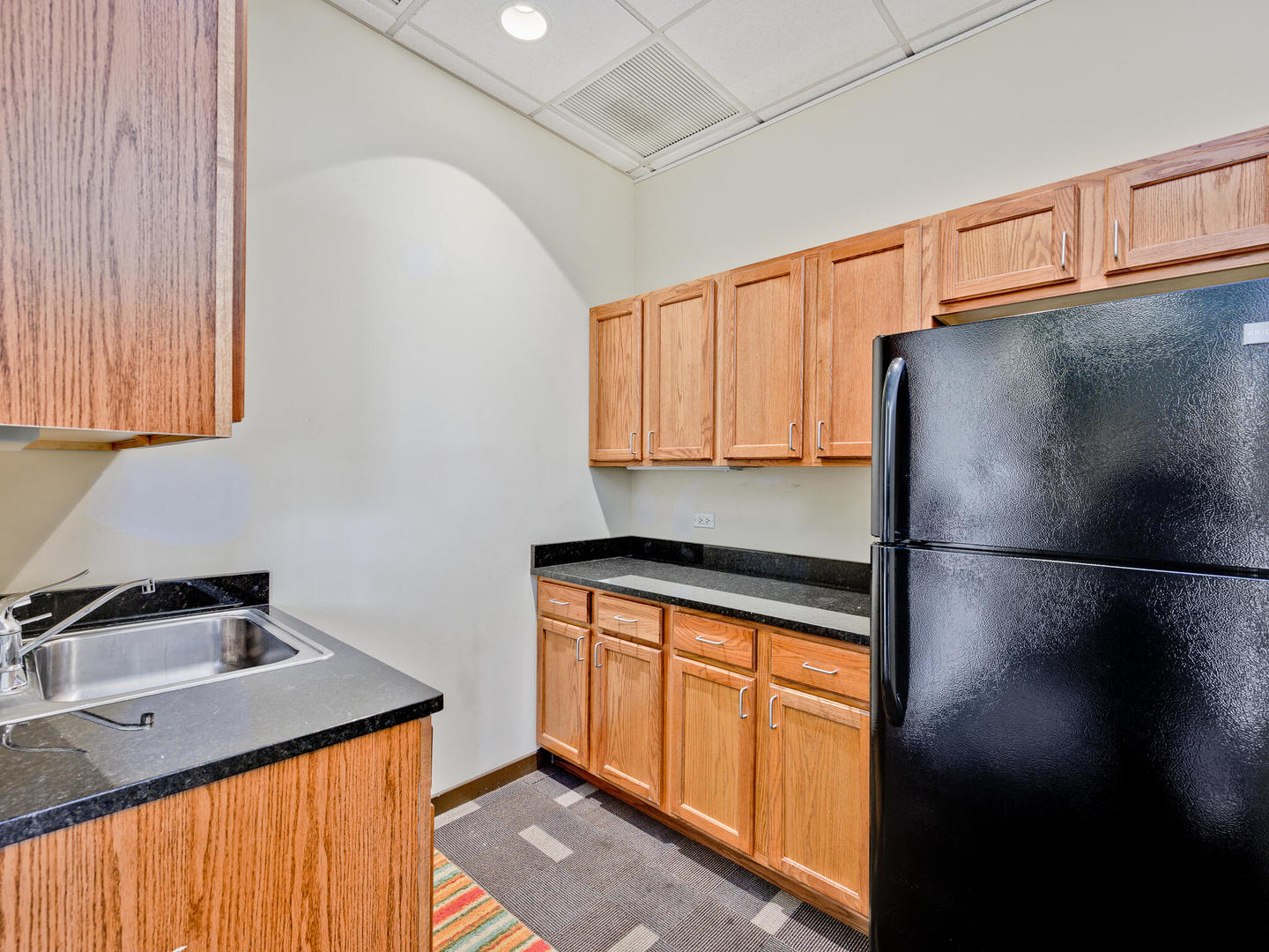 5582 N Lincoln Avenue C2 Property Photo 7