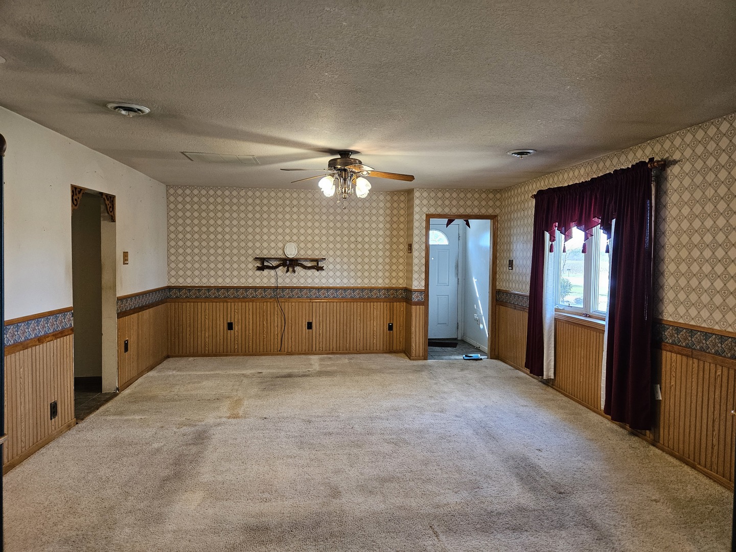 1408 N State Rte 1-17 Property Photo 2