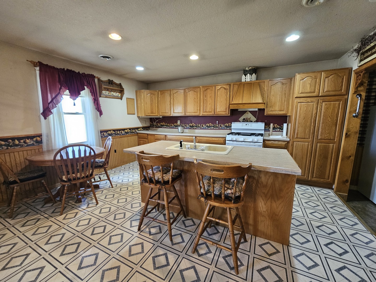 1408 N State Rte 1-17 Property Photo 7