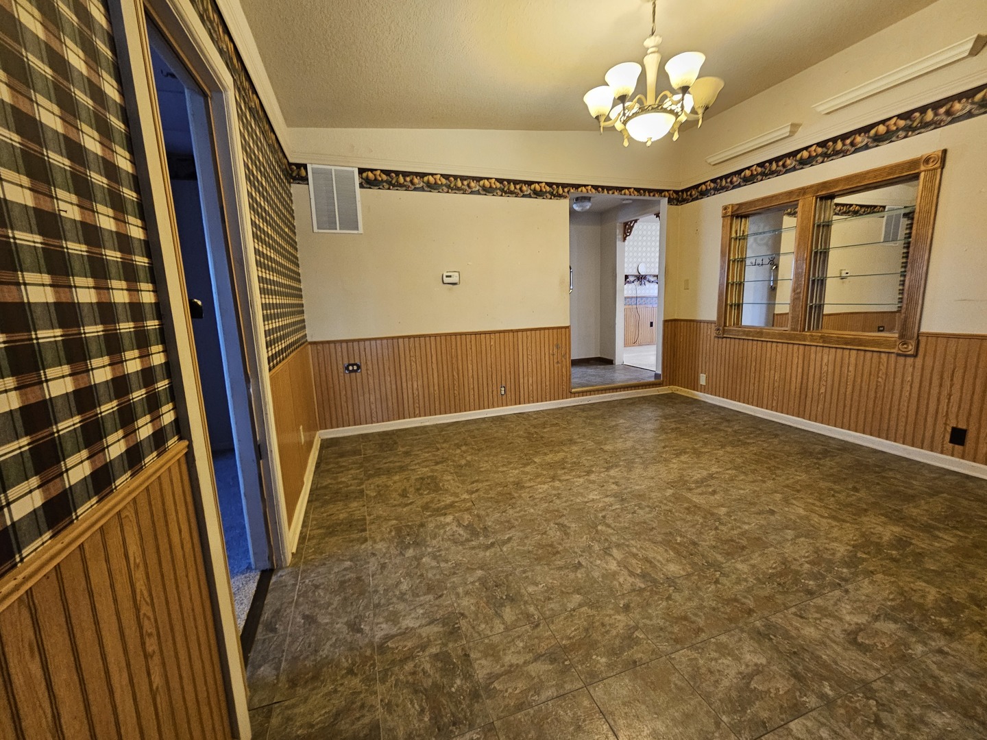 1408 N State Rte 1-17 Property Photo 9