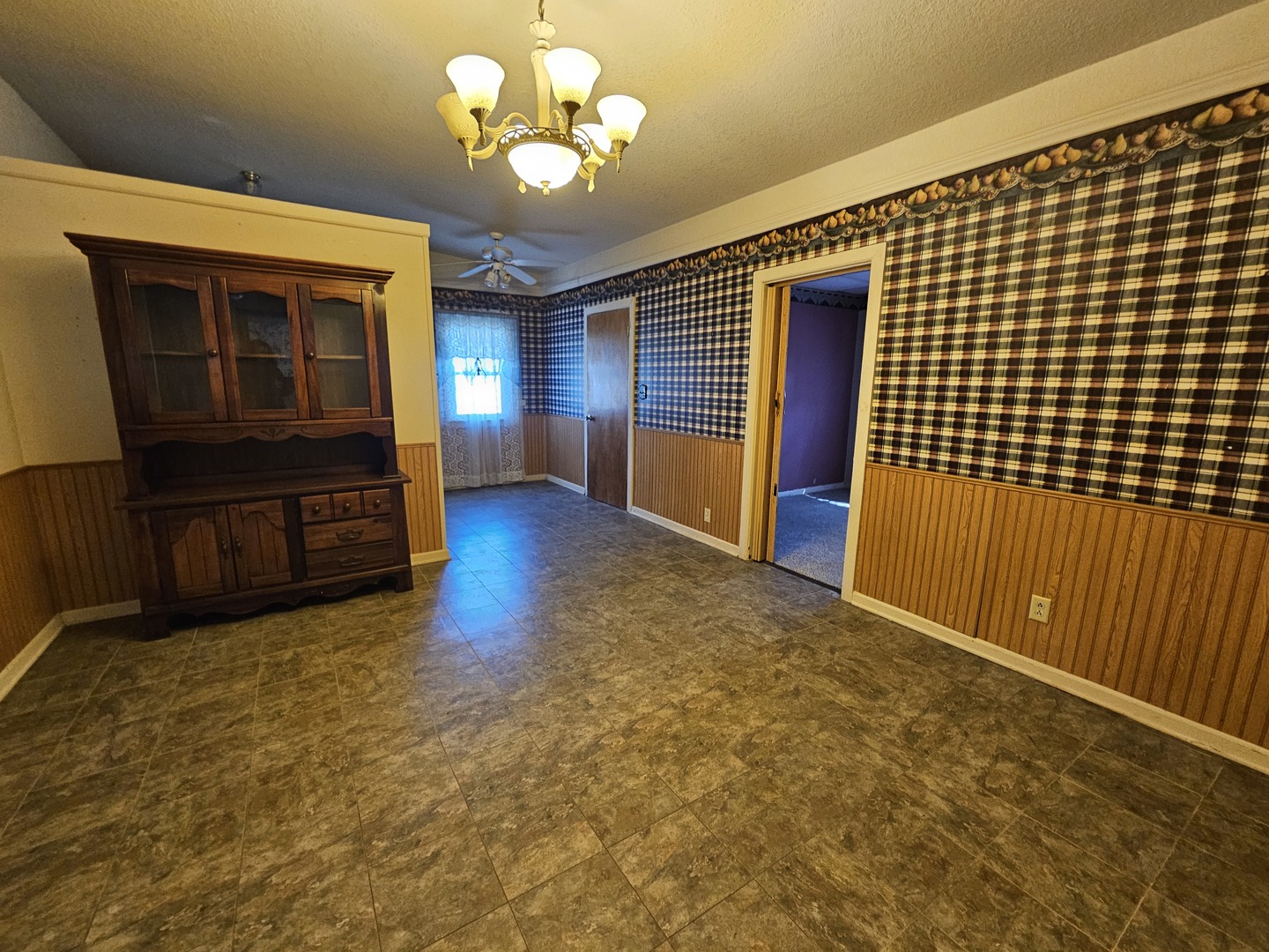 1408 N State Rte 1-17 Property Photo 10