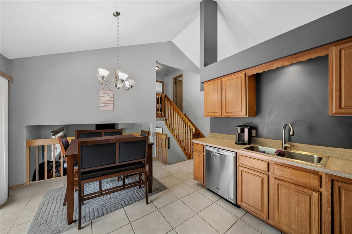 22979 Eastwind Drive Property Photo 8