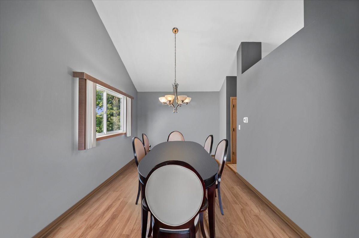 22979 Eastwind Drive Property Photo 9