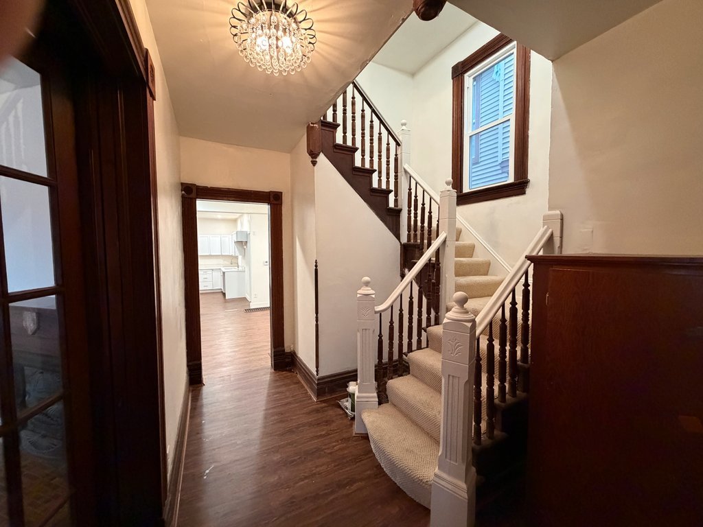718 17th Street Property Photo 1