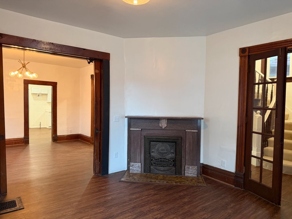 718 17th Street Property Photo 2