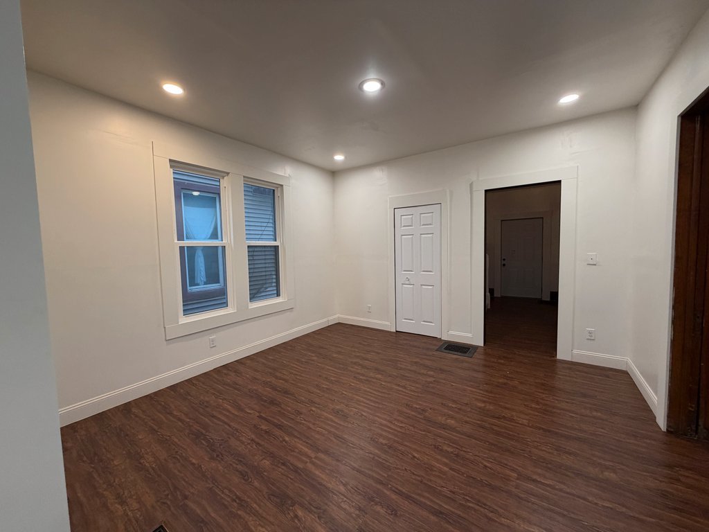 718 17th Street Property Photo 11