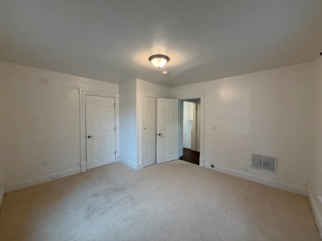 718 17th Street Property Photo 15